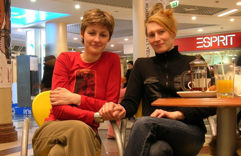 Lesbian Escapes Russia By Boat And Sails To Canada To Be With The Woman She Loves Listening To